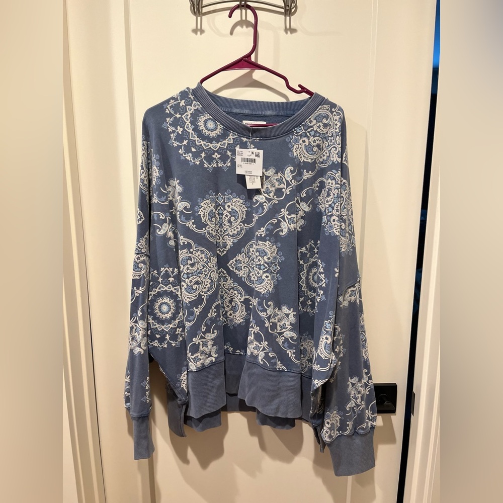 Blue and White Patterned Sweatshirt